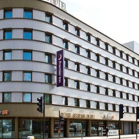 Premier Inn London Woolwich Екстериор снимка