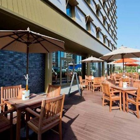 Premier Inn London Woolwich Екстериор снимка