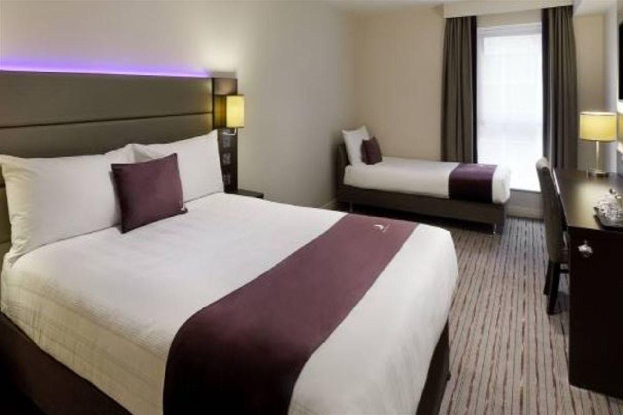 Premier Inn London Woolwich Екстериор снимка